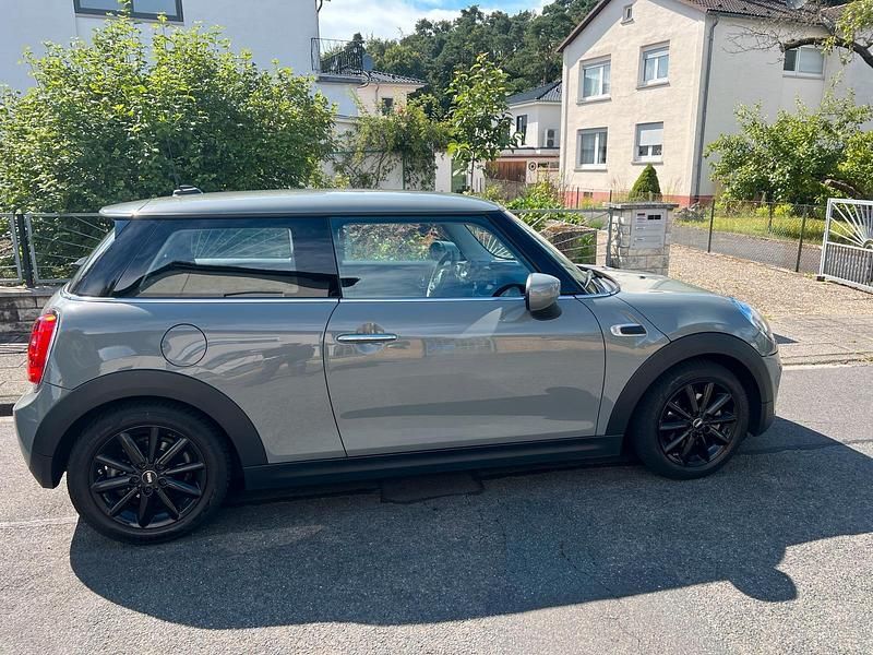 Usata Mini ONE 75 CV (55 kW) 2019 Grigio Utilitaria