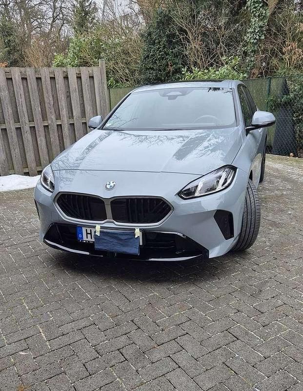 Gebraucht BMW 116 122 PS (89 kW) 2025 Grau Kleinwagen
