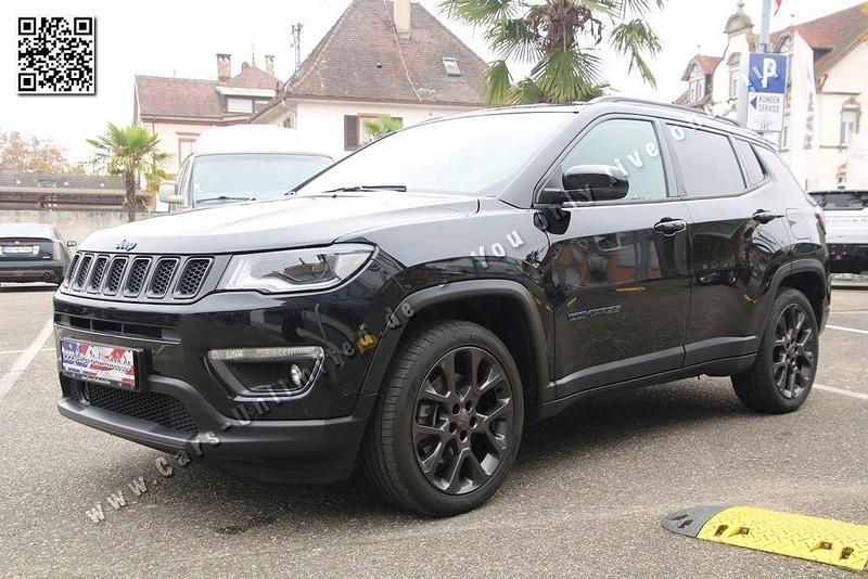 Second-hand Jeep Compass 179 CP (131 kW) 2021 Negru SUV