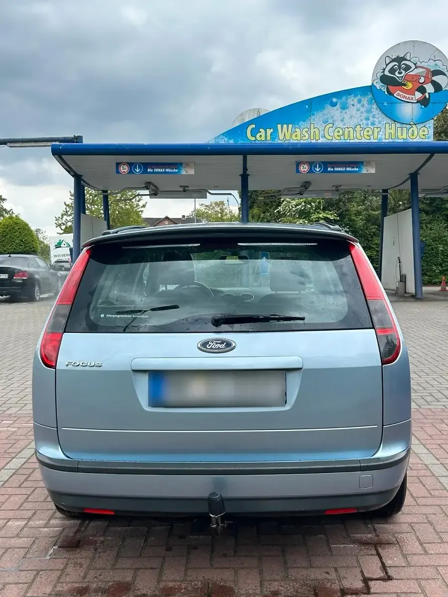Używany Ford Focus 100 KM (73 kW) 2006 Andere farben Sedan/Limuzyna