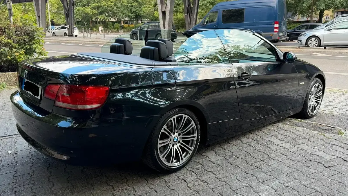 Gebraucht BMW 320 Cabriolet 170 PS (125 kW) 2007 Schwarz Cabrio