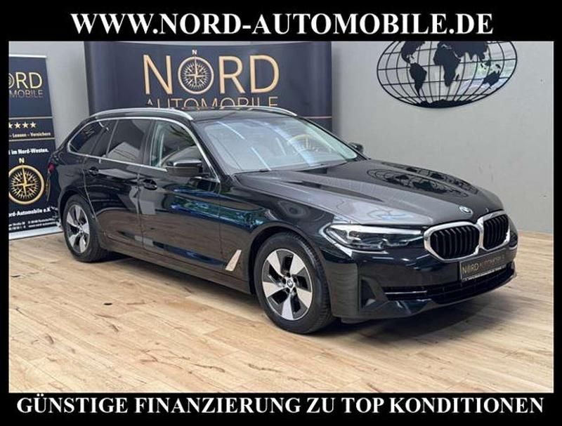 Black sapphire metal (metallic) Gebraucht 2021 BMW 520 Kombi | 26.400 € (Guter Preis) - Bild 1/1