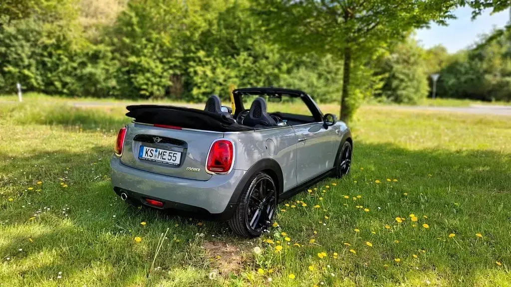 Usado Mini Cooper 136 HP (100 kW) 2020 Cinzento Citadino