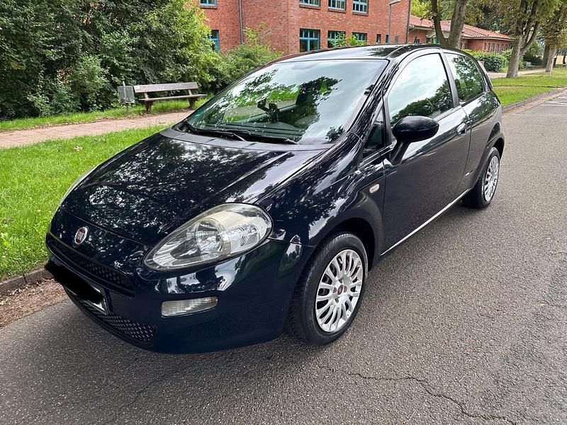 Blau Gebraucht 2013 Fiat Grande Punto Active Kleinwagen | 1.980 € (Fairer Preis) - Bild 1/4