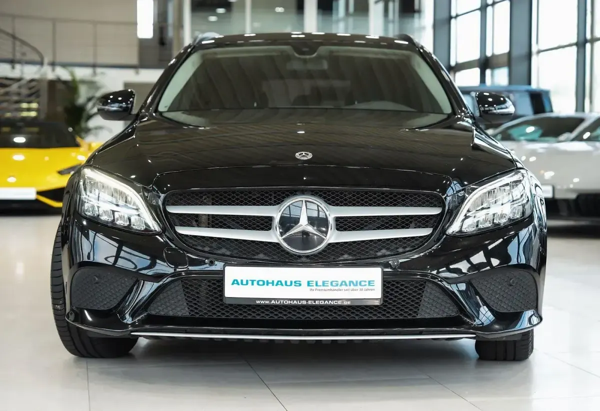 Gebraucht Mercedes C220 Advanced 194 PS (142 kW) 2018 Schwarz Kombi