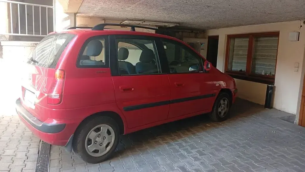 Gebraucht Hyundai Matrix 103 PS (75 kW) 2004 Rot Van / Kleinbus