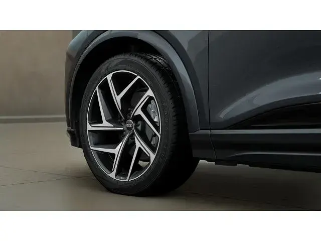 Neu Audi Q6 e-tron Sport 284 kW (387 PS) 2025 Daytonagrau perleffekt SUV