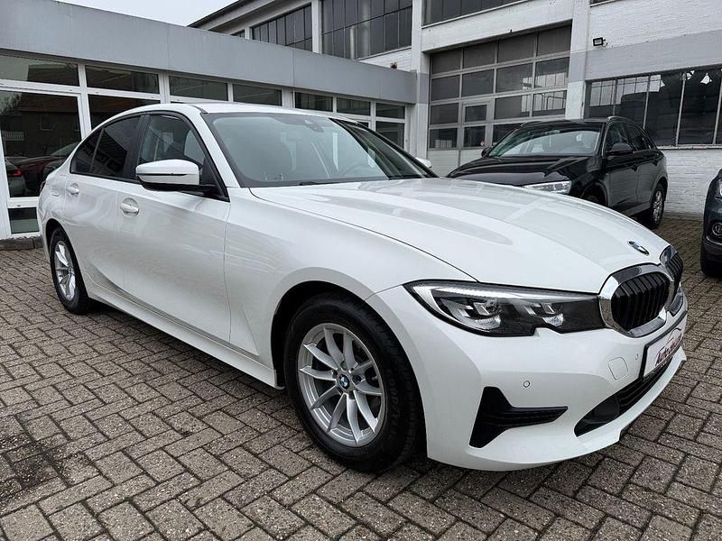 Gebraucht BMW 320 Advantage 190 PS (139 kW) 2020 Weiß Limousine