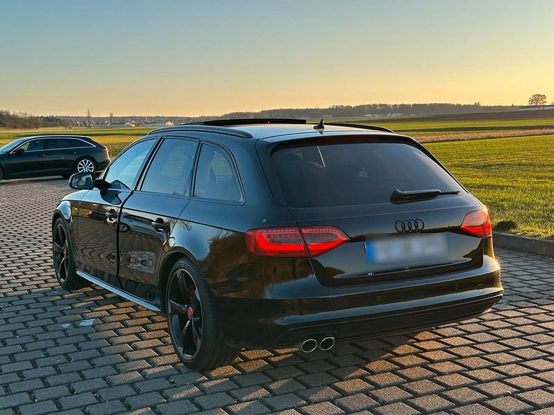Gebraucht Audi A4 190 PS (139 kW) 2014 Schwarz Kombi