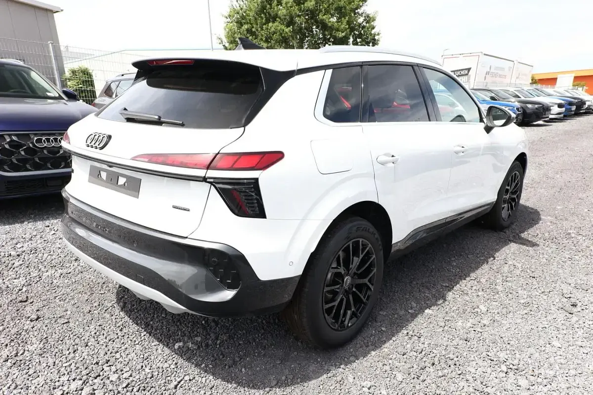Neu Audi Q3 Ambiente 204 PS (150 kW) 2026 Arkonaweiß SUV