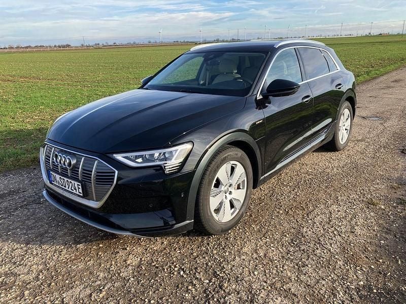Schwarz Gebraucht 2020 Audi e-tron Advanced SUV | 27.500 € (Superpreis) - Bild 1/4