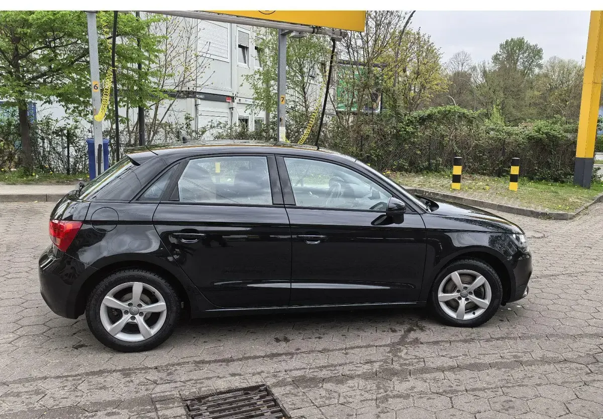 Gebraucht Audi A1 Sportback Attraction 122 PS (89 kW) 2014 Schwarz Kleinwagen