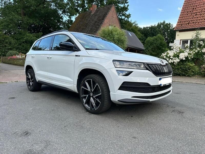 Weiß Gebraucht 2019 Skoda Karoq SportLine SUV | 19.500 € (Fairer Preis) - Bild 1/4