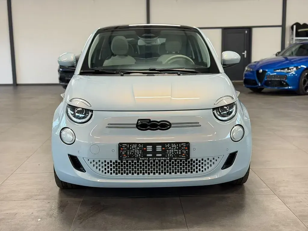 Gebraucht Fiat 500e La Prima 86 kW (118 PS) 2023 Blau Limousine