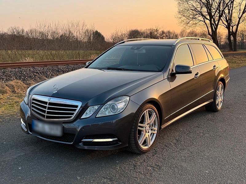 Gebraucht Mercedes E300 Avantgarde 231 PS (169 kW) 2012 Grau Kombi