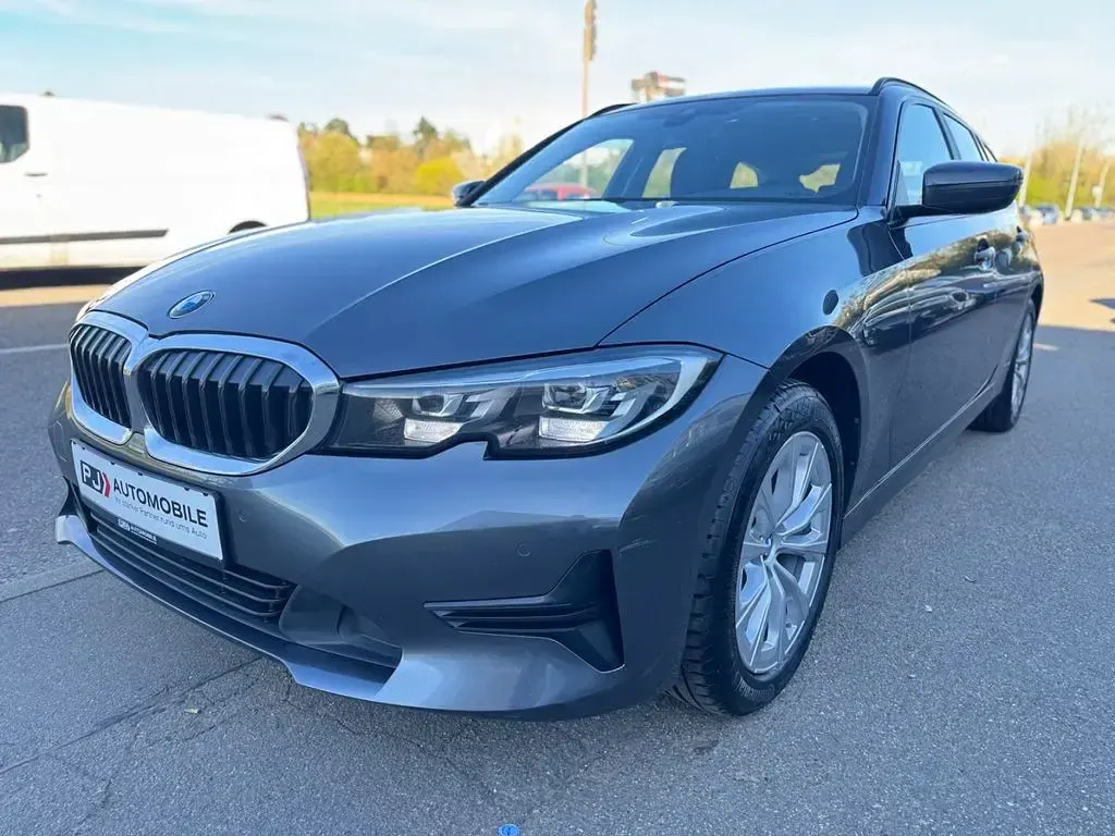 Gebraucht BMW 320 Sport Line 190 PS (139 kW) 2022 Grau Kombi