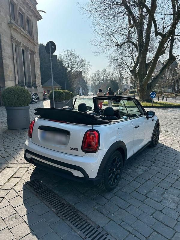Gebraucht Mini Cooper Cabriolet Classic 136 PS (100 kW) 2024 Weiß Cabrio