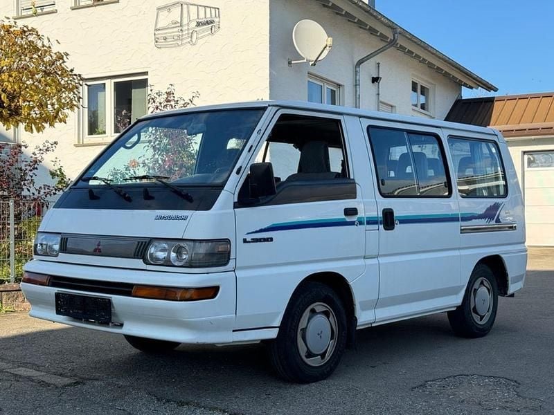 Weiß Gebraucht 1994 Mitsubishi L300 Van / Kleinbus | 4.990 € - Bild 1/4