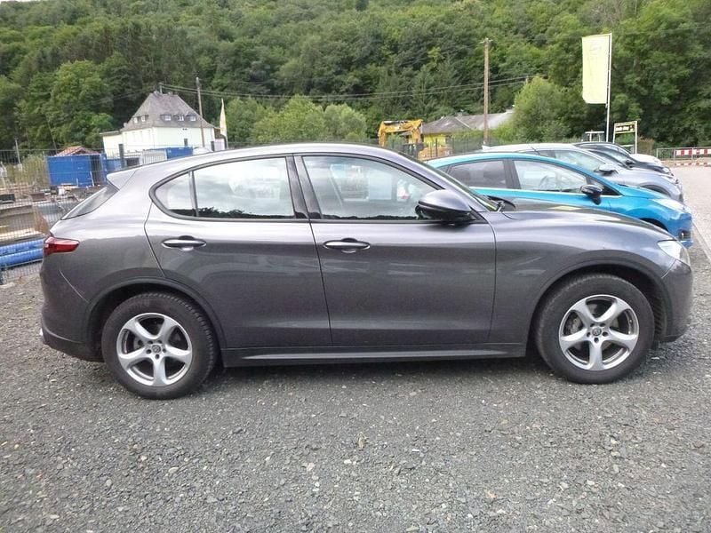 Second-hand Alfa Romeo Stelvio Super 190 CP (139 kW) 2019 Gri SUV