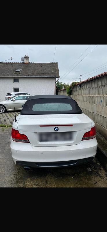 Weiß Gebraucht 2009 BMW 118 Cabriolet Cabrio | 6.900 € (Etwas zu teuer) - Bild 1/4