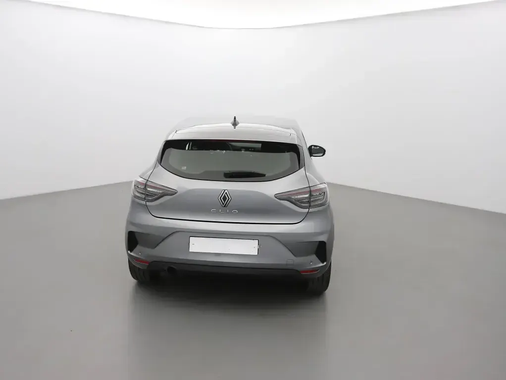 Używany Renault Clio V Evolution 102 KM (75 kW) 2025 Szary Sedan/Limuzyna