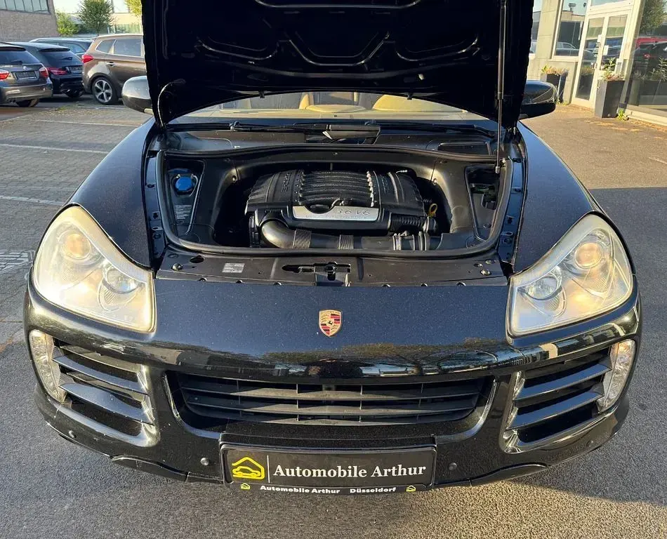 Second-hand Porsche Cayenne 290 CP (213 kW) 2010 Negru SUV