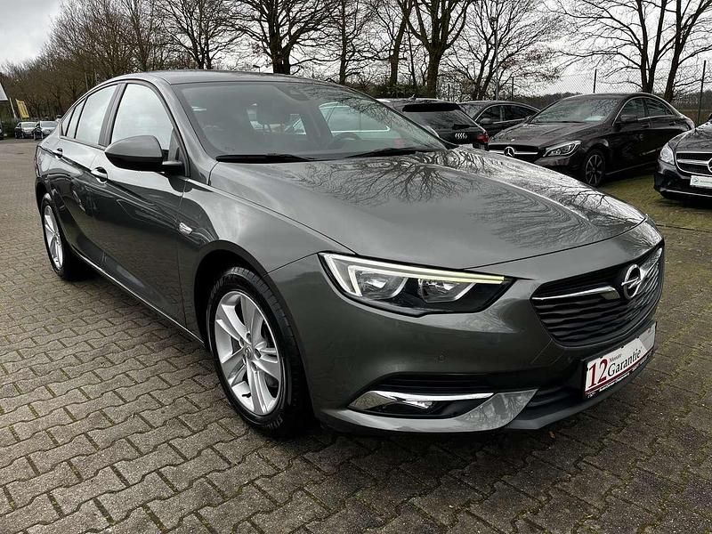 Gebraucht Opel Insignia Edition 136 PS (100 kW) 2017 Grau (quarz grau) Limousine