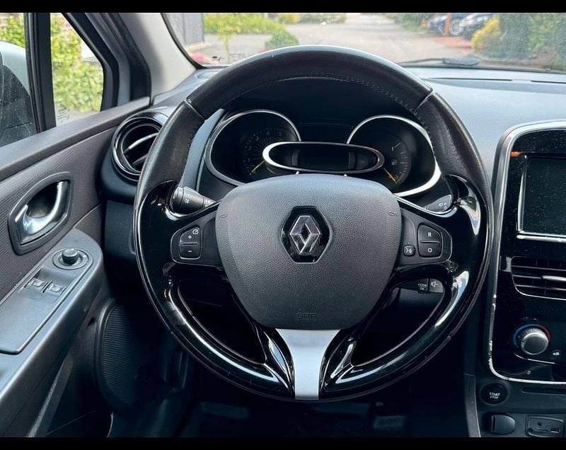 Grau Gebraucht 2015 Renault Clio GrandTour Kombi | 6.000 € - Bild 1/4