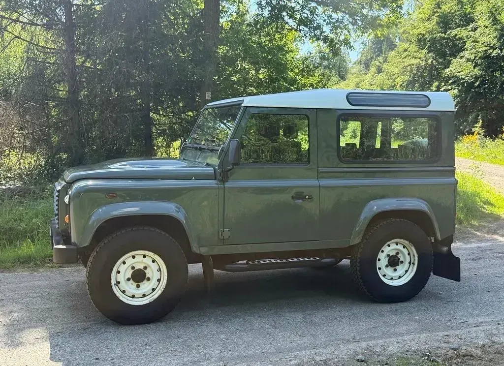 Gebraucht Land Rover Defender S 122 PS (89 kW) 2012 Grün Kombi