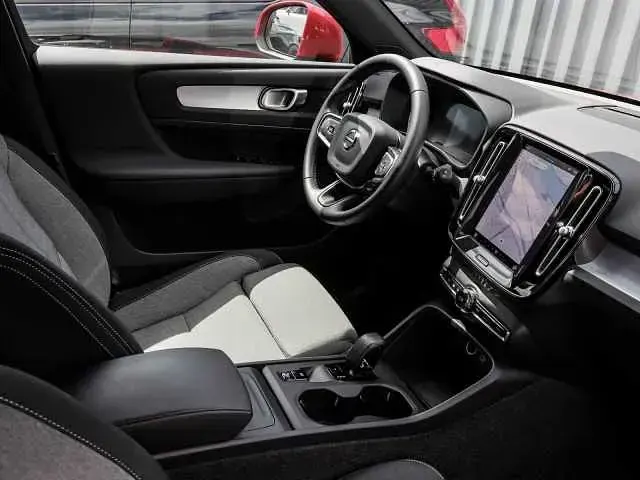 Gebraucht Volvo XC40 120 PS (88 kW) 2025 SUV
