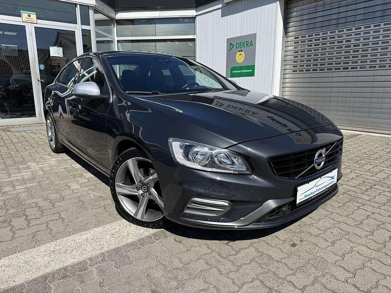 Savile grey / metallic Gebraucht 2015 Volvo S60 R-Design Momentum Limousine | 12.990 € (Fairer Preis) - Bild 1/4