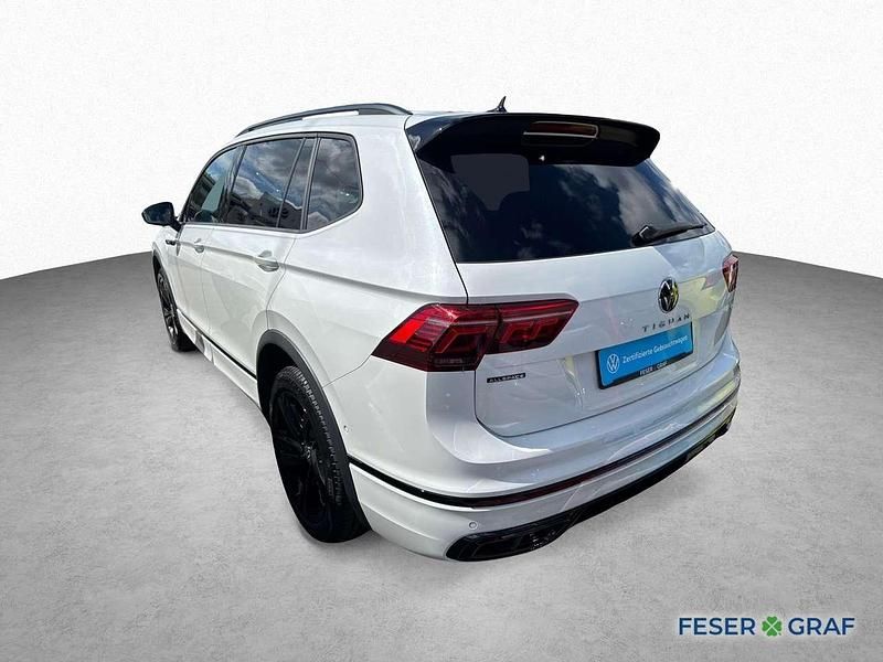 Gebraucht VW Tiguan Allspace R-line 193 PS (141 kW) 2024 Oryxweiß perlmutteffekt SUV