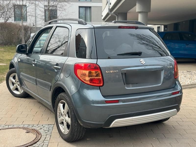 Gebraucht Suzuki SX4 108 PS (79 kW) 2007 Grau Limousine
