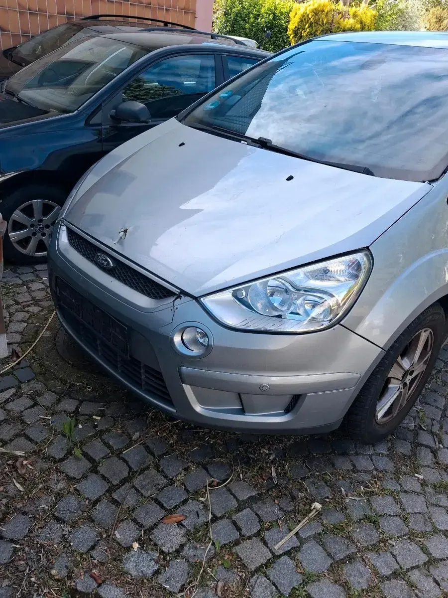 Używany Ford S-MAX S 140 KM (102 kW) 2008 Srebrny Minivan