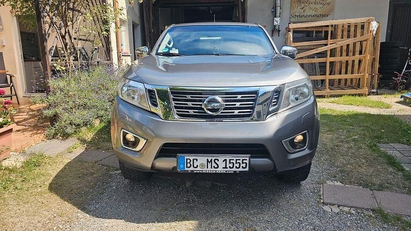Grau Gebraucht 2016 Nissan Navara Abholung | 13.500 € (Teuer) - Bild 1/4