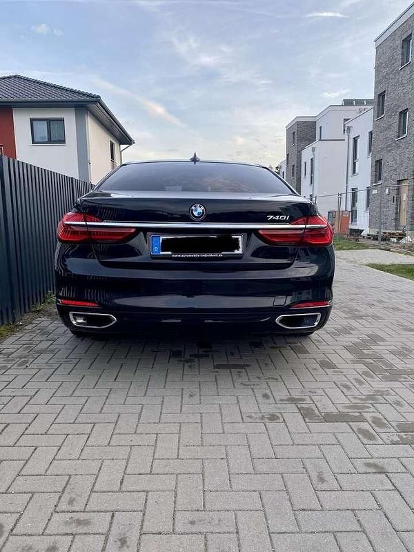 Gebraucht BMW 740 326 PS (239 kW) 2018 Limousine