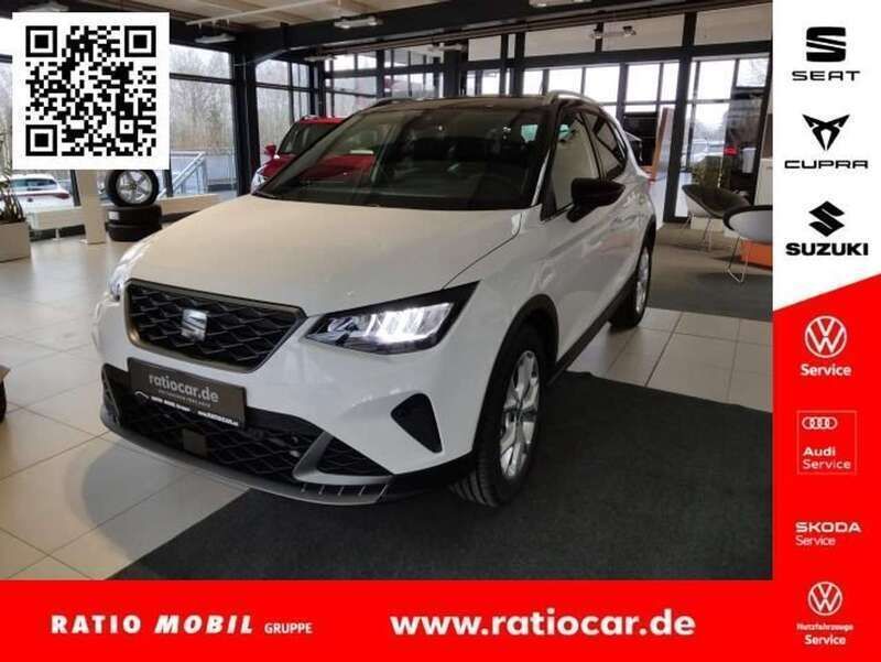 Weiss/midnight schwarz Neu 2025 Seat Arona FR SUV | 24.579 € (Teuer) - Bild 1/4