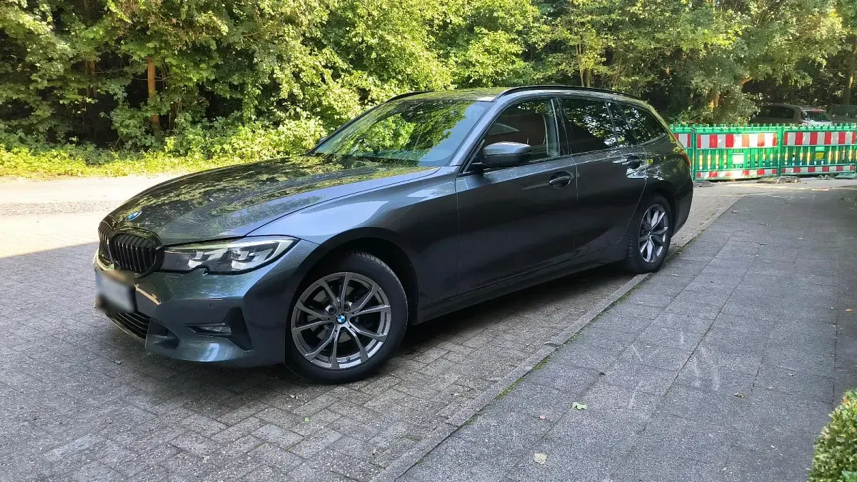 Gebraucht BMW 318 150 PS (110 kW) 2020 Grau Kombi