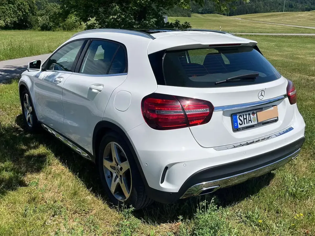 Gebraucht Mercedes GLA200 AMG line 156 PS (114 kW) 2020 Weiß SUV