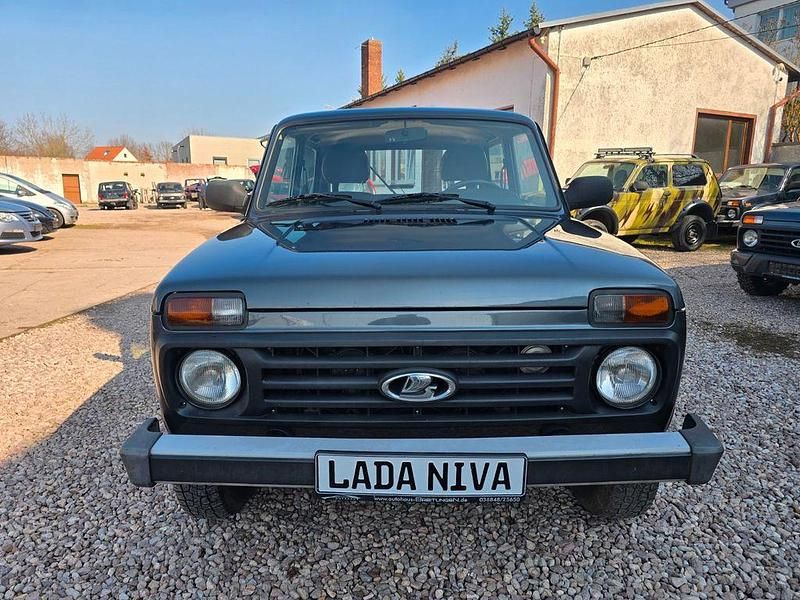 Gebraucht Lada Taiga 83 PS (61 kW) 2018 Grau SUV