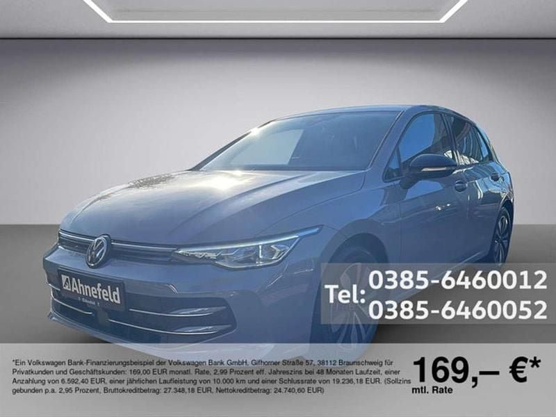 Mondstein grau Gebraucht 2025 VW Golf VIII Goal Limousine | 31.333 € (Superpreis) - Bild 1/4