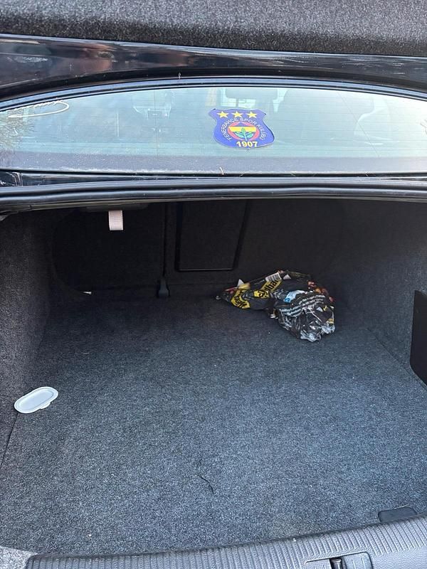 Second-hand VW Jetta 105 CP (77 kW) 2010 Negru Berlinǎ