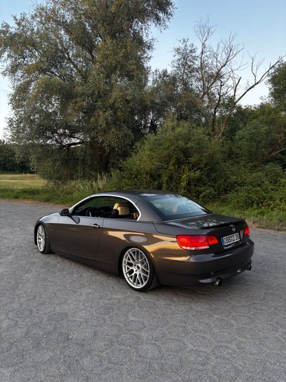 Braun Gebraucht 2009 BMW 335 Cabriolet Sport Line Cabrio | 17.499 € (Teuer) - Bild 1/4