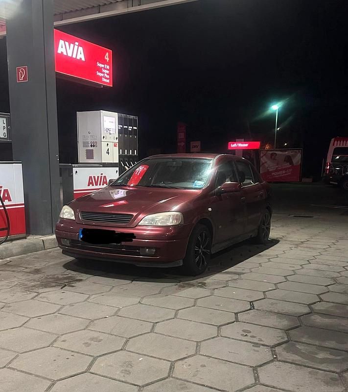 Rot Gebraucht 1998 Opel Astra Kleinwagen | 700 € (Guter Preis) - Bild 1/4