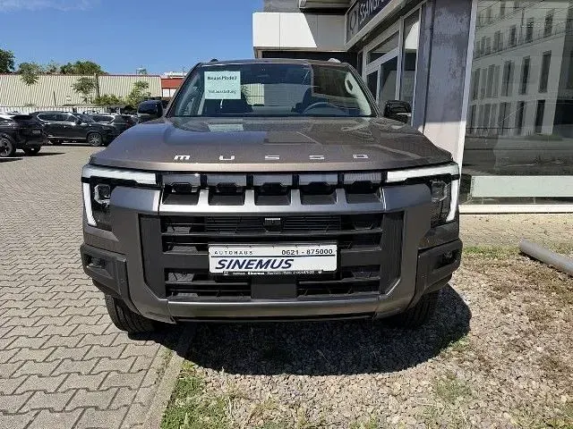 Neu KGM Musso 203 PS (149 kW) 2026 Braun Pickup