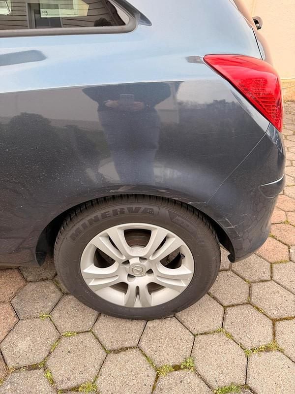 Gebraucht Opel Corsa Edition 70 PS (51 kW) 2010 Grau Kleinwagen