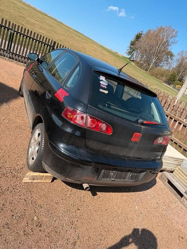Gebraucht Seat Ibiza 74 PS (54 kW) 2004 Schwarz Kleinwagen