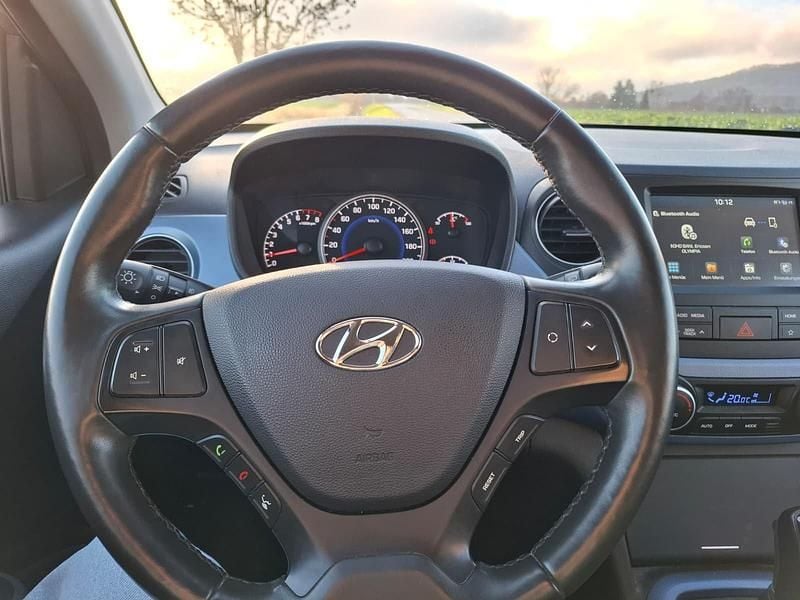 Gebraucht Hyundai i10 Style 87 PS (63 kW) 2019 Blau Kleinwagen