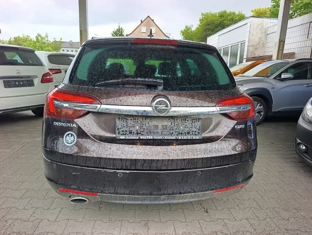 Usata Opel Insignia Innovation 170 CV (125 kW) 2015 Marrone Station wagon
