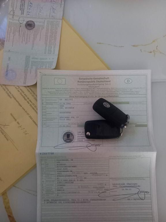 Schwarz Gebraucht 2010 VW Golf Plus Cross Comfortline Van / Kleinbus | 4.500 € (Superpreis) - Bild 1/4